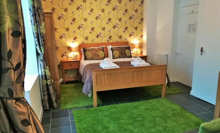 Room 9 Ground floor King size